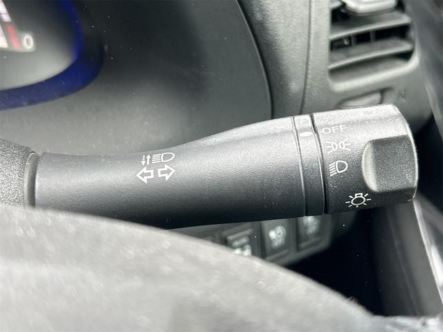 リーフ Ｘ　バックカメラ　ナビ　オートクルーズコントロール　スマートキー　電動格納ミラー　シートヒーター　ＣＶＴ　盗難防止システム　衝突安全ボディ　ＡＢＳ　ＥＳＣ　ＣＤ　ミュージックプレイヤー接続可　エアコン（58枚目）