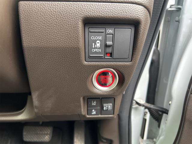 Ｎ－ＢＯＸ ＥＸ　４ＷＤ　ドライブレコーダー　バックカメラ　両側スライド・片側電動　ナビ　クリアランスソナー　オートクルーズコントロール　レーンアシスト　衝突被害軽減システム　オートライト　ＬＥＤヘッドランプ（8枚目）