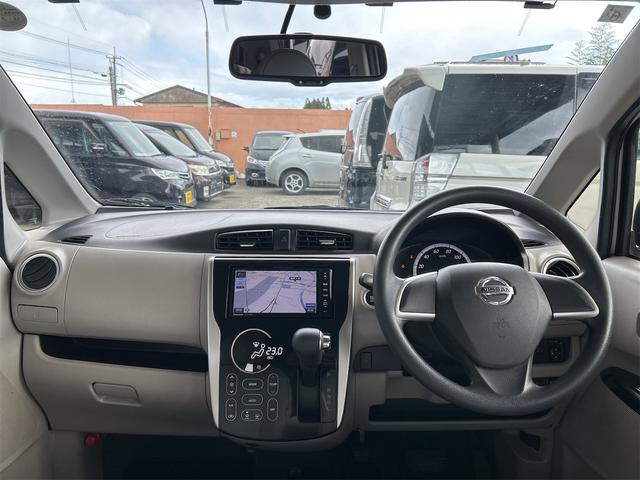 デイズ Ｘ　ＥＴＣ　全周囲カメラ　ナビ　ＴＶ　スマートキー　アイドリングストップ　電動格納ミラー　シートヒーター　ベンチシート　ＣＶＴ　盗難防止システム　ＡＢＳ　ＣＤ　ＵＳＢ　衝突安全ボディ　エアコン（2枚目）