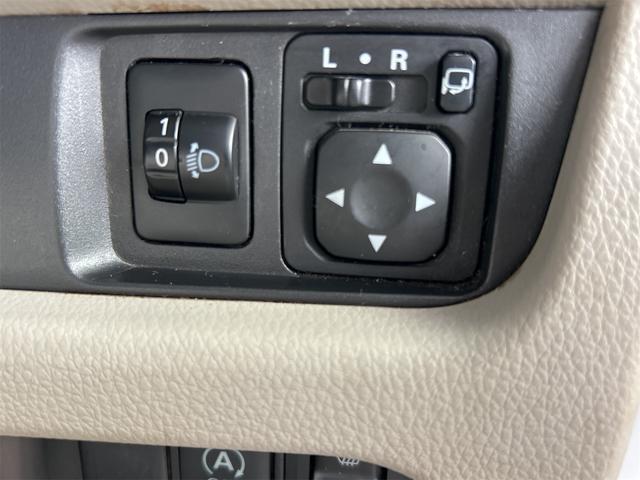 デイズ Ｘ　ＥＴＣ　全周囲カメラ　ナビ　ＴＶ　スマートキー　アイドリングストップ　電動格納ミラー　シートヒーター　ベンチシート　ＣＶＴ　盗難防止システム　ＡＢＳ　ＣＤ　ＵＳＢ　衝突安全ボディ　エアコン（9枚目）