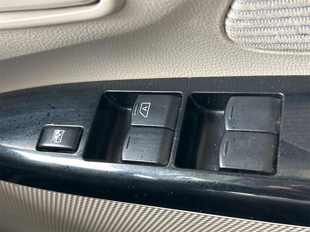 デイズ Ｘ　ＥＴＣ　全周囲カメラ　ナビ　ＴＶ　スマートキー　アイドリングストップ　電動格納ミラー　シートヒーター　ベンチシート　ＣＶＴ　盗難防止システム　ＡＢＳ　ＣＤ　ＵＳＢ　衝突安全ボディ　エアコン（11枚目）