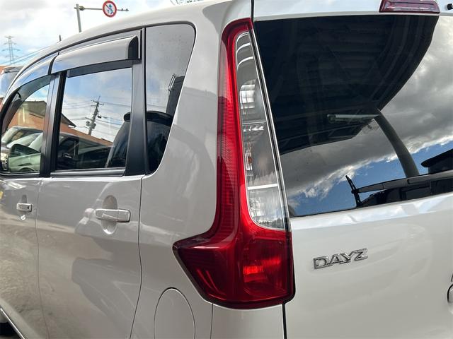 デイズ Ｘ　ＥＴＣ　全周囲カメラ　ナビ　ＴＶ　スマートキー　アイドリングストップ　電動格納ミラー　シートヒーター　ベンチシート　ＣＶＴ　盗難防止システム　ＡＢＳ　ＣＤ　ＵＳＢ　衝突安全ボディ　エアコン（24枚目）