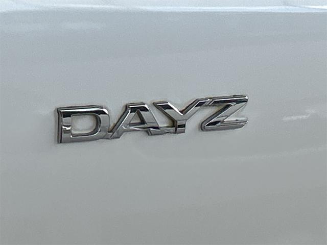 デイズ Ｘ　ＥＴＣ　全周囲カメラ　ナビ　ＴＶ　スマートキー　アイドリングストップ　電動格納ミラー　シートヒーター　ベンチシート　ＣＶＴ　盗難防止システム　ＡＢＳ　ＣＤ　ＵＳＢ　衝突安全ボディ　エアコン（25枚目）