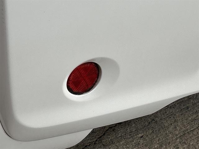 デイズ Ｘ　ＥＴＣ　全周囲カメラ　ナビ　ＴＶ　スマートキー　アイドリングストップ　電動格納ミラー　シートヒーター　ベンチシート　ＣＶＴ　盗難防止システム　ＡＢＳ　ＣＤ　ＵＳＢ　衝突安全ボディ　エアコン（26枚目）