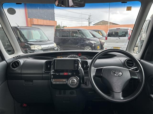 タント カスタムＸリミテッド　電動スライドドア　ＨＩＤ　スマートキー　電動格納ミラー　シートヒーター　ベンチシート　ＣＶＴ　盗難防止システム　ＡＢＳ　ＣＤ　ミュージックプレイヤー接続可　アルミホイール　衝突安全ボディ　エアコン（2枚目）