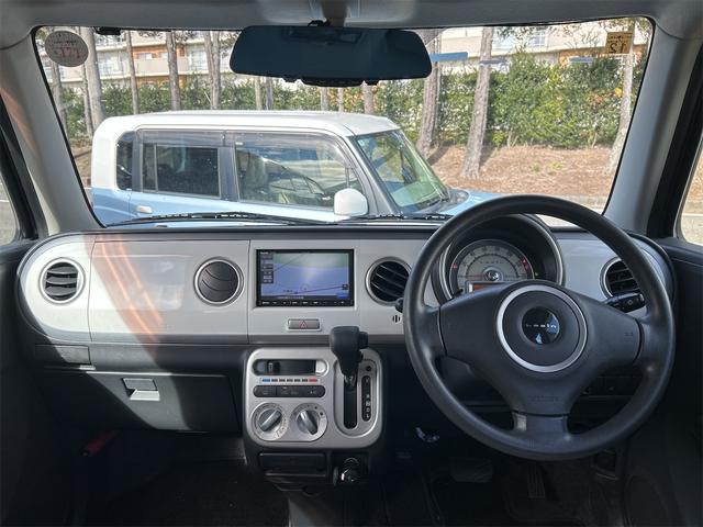 アルトラパン リミテッド　ナビ　スマートキー　電動格納ミラー　シートヒーター　ＣＶＴ　盗難防止システム　ＡＢＳ　Ｂｌｕｅｔｏｏｔｈ　アルミホイール　衝突安全ボディ　エアコン　パワーステアリング　パワーウィンドウ（2枚目）