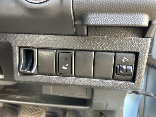 アルトラパン リミテッド　ナビ　スマートキー　電動格納ミラー　シートヒーター　ＣＶＴ　盗難防止システム　ＡＢＳ　Ｂｌｕｅｔｏｏｔｈ　アルミホイール　衝突安全ボディ　エアコン　パワーステアリング　パワーウィンドウ（8枚目）