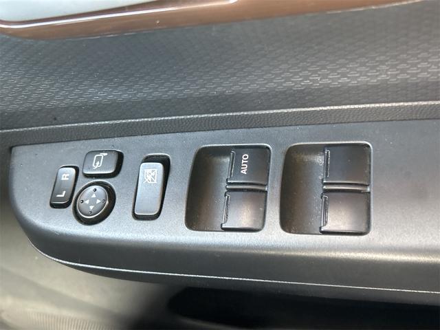 アルトラパン リミテッド　ナビ　スマートキー　電動格納ミラー　シートヒーター　ＣＶＴ　盗難防止システム　ＡＢＳ　Ｂｌｕｅｔｏｏｔｈ　アルミホイール　衝突安全ボディ　エアコン　パワーステアリング　パワーウィンドウ（9枚目）