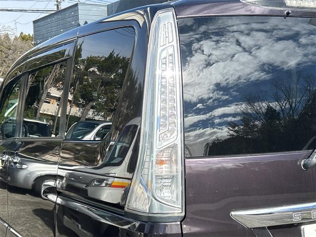 セレナ ハイウェイスター S-ハイブリッド Vセレクション バックカメラ ナビ TV オートクルーズコントロール 両側電動スライドドア オートライト HID スマートキー 電動格納ミラー 後席モニター 3列シート ウォークスルー CVT アルミホイール(24枚目)