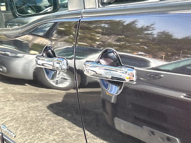 セレナ ハイウェイスター S-ハイブリッド Vセレクション バックカメラ ナビ TV オートクルーズコントロール 両側電動スライドドア オートライト HID スマートキー 電動格納ミラー 後席モニター 3列シート ウォークスルー CVT アルミホイール(34枚目)