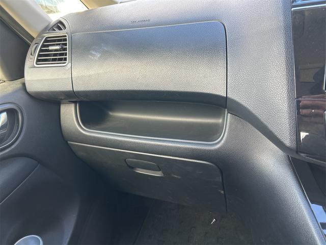 セレナ ハイウェイスター S-ハイブリッド Vセレクション バックカメラ ナビ TV オートクルーズコントロール 両側電動スライドドア オートライト HID スマートキー 電動格納ミラー 後席モニター 3列シート ウォークスルー CVT アルミホイール(42枚目)