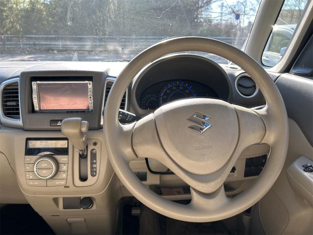 ハンドルの状態が悪いと運転に集中できませんよね。こちらの車、お気軽にお問い合わせください。