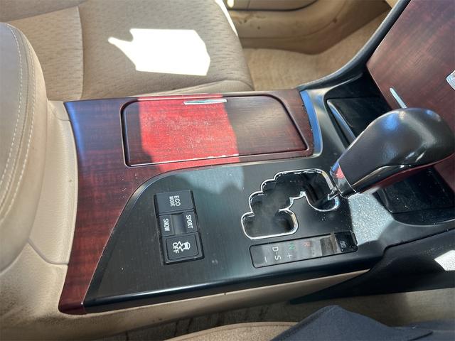 クラウン ロイヤルサルーン ドライブレコーダー ETC クリアランスソナー オートクルーズコントロール バックカメラ ナビ アルミホイール HID AT スマートキー 電動格納ミラー 盗難防止システム パワーシート(6枚目)