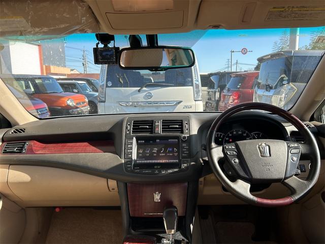 クラウン ロイヤルサルーン ドライブレコーダー ETC クリアランスソナー オートクルーズコントロール バックカメラ ナビ アルミホイール HID AT スマートキー 電動格納ミラー 盗難防止システム パワーシート(50枚目)