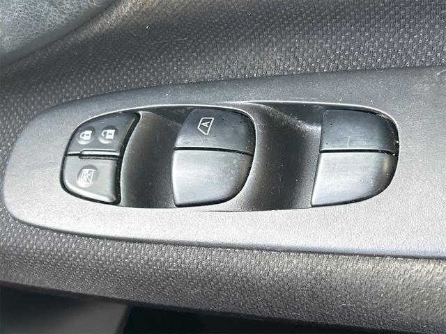 セレナ ハイウェイスターG S-ハイブリッド ドライブレコーダー バックカメラ ナビ オートクルーズコントロール 両側電動スライドドア オートライト スマートキー アイドリングストップ 電動格納ミラー 3列シート ウォークスルー CVT(11枚目)