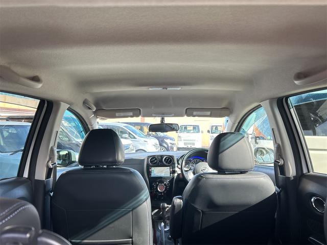 ノート メダリスト　全周囲カメラ　ナビ　オートライト　スマートキー　アイドリングストップ　電動格納ミラー　ＣＶＴ　盗難防止システム　衝突安全ボディ　ＡＢＳ　ミュージックプレイヤー接続可　エアコン　パワーステアリング（28枚目）