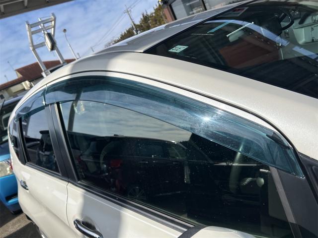 ノート メダリスト　全周囲カメラ　ナビ　オートライト　スマートキー　アイドリングストップ　電動格納ミラー　ＣＶＴ　盗難防止システム　衝突安全ボディ　ＡＢＳ　ミュージックプレイヤー接続可　エアコン　パワーステアリング（36枚目）