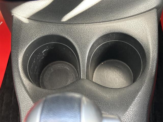 ノート メダリスト　全周囲カメラ　ナビ　オートライト　スマートキー　アイドリングストップ　電動格納ミラー　ＣＶＴ　盗難防止システム　衝突安全ボディ　ＡＢＳ　ミュージックプレイヤー接続可　エアコン　パワーステアリング（40枚目）