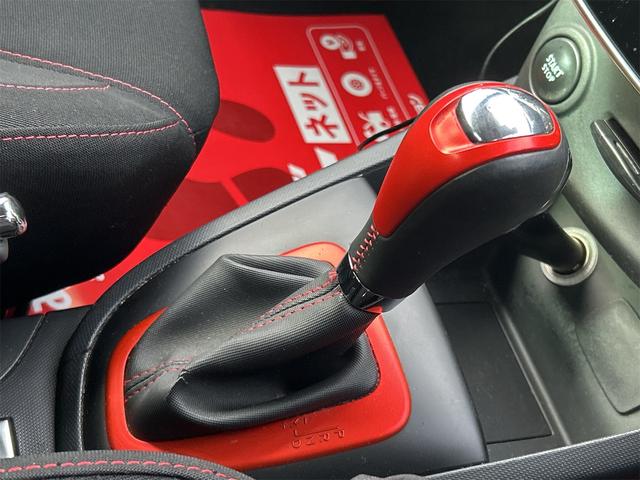 ルーテシア 　ナビ　アルミホイール　オートライト　電動格納ミラー　ＡＴ　エアコン　パワーステアリング　パワーウィンドウ（6枚目）