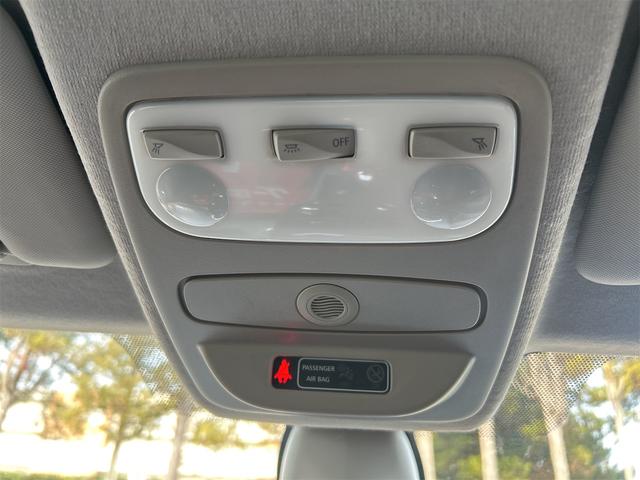 ルーテシア 　ナビ　アルミホイール　オートライト　電動格納ミラー　ＡＴ　エアコン　パワーステアリング　パワーウィンドウ（48枚目）