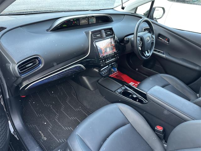 プリウス Ａツーリングセレクション　ＥＴＣ　クリアランスソナー　レーンアシスト　オートクルーズコントロール　パークアシスト　衝突被害軽減システム　ＴＶ　アルミホイール　オートマチックハイビーム　オートライト　ＬＥＤヘッドランプ　ＣＶＴ（37枚目）