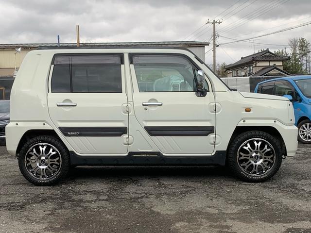 ネイキッド Ｇ　車検令和９年１１月！５速マニュアル！マジカルギア（4枚目）