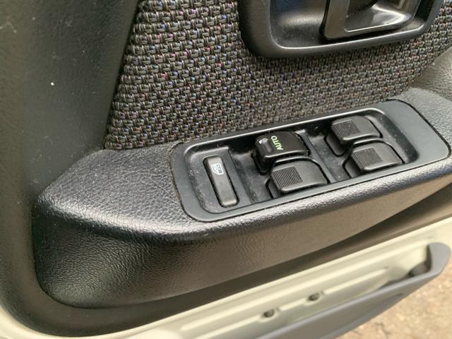 ネイキッド Ｇ　車検令和９年１１月！５速マニュアル！マジカルギア（16枚目）