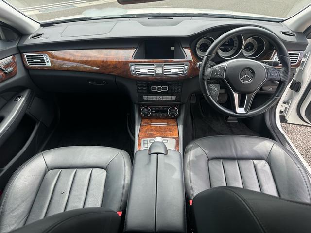 ＣＬＳクラス ＣＬＳ３５０　サンルーフ！！禁煙車！！インテリジェントキー！！プッシュスタート！！内外装クリーニング済み！！ＴＶキット！！パワートランク！！ＥＴＣ！！社外グリル！！フロントスポイラー！！ＡＭＧ純正オプションアルミ！（2枚目）