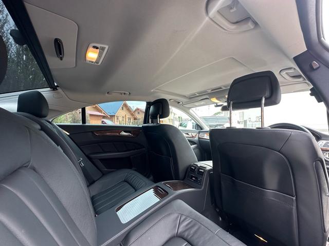 ＣＬＳクラス ＣＬＳ３５０　サンルーフ！！禁煙車！！インテリジェントキー！！プッシュスタート！！内外装クリーニング済み！！ＴＶキット！！パワートランク！！ＥＴＣ！！社外グリル！！フロントスポイラー！！ＡＭＧ純正オプションアルミ！（5枚目）