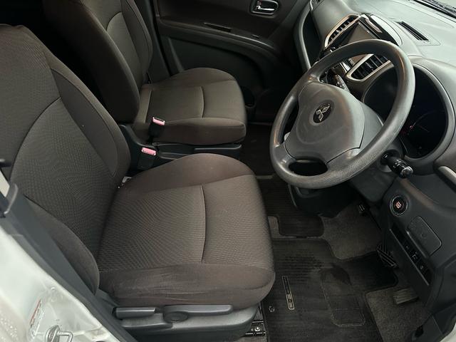 デリカD:2 X ワンオーナー!!4WD!!インテリジェントキー!!社外ナビゲーション!!ETC!!禁煙車両!!内外装クリーニング済み!!(3枚目)