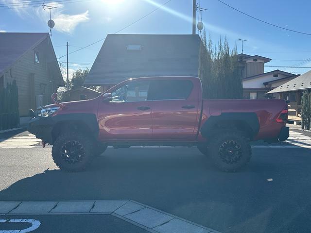 ハイラックス Ｚ　ワンオーナー！禁煙車！構造変更済み！リフトアップ（ビルシュタイン）！ブロックタイヤ！ヒッチメンバー！前後ドラレコ！社外ナビ！ＷＰＦフォグ！バックカメラ！内外装クリーニング済み！（17枚目）