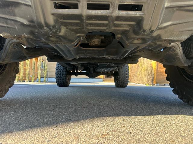 ハイラックス Ｚ　ワンオーナー！禁煙車！構造変更済み！リフトアップ（ビルシュタイン）！ブロックタイヤ！ヒッチメンバー！前後ドラレコ！社外ナビ！ＷＰＦフォグ！バックカメラ！内外装クリーニング済み！（25枚目）