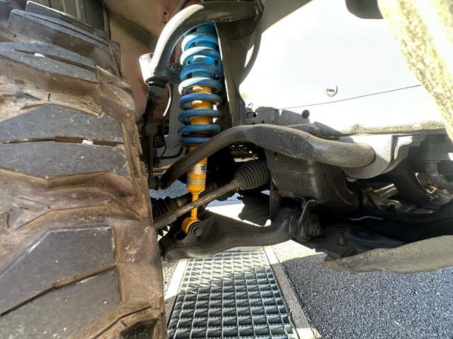 ハイラックス Ｚ　ワンオーナー！禁煙車！構造変更済み！リフトアップ（ビルシュタイン）！ブロックタイヤ！ヒッチメンバー！前後ドラレコ！社外ナビ！ＷＰＦフォグ！バックカメラ！内外装クリーニング済み！（26枚目）