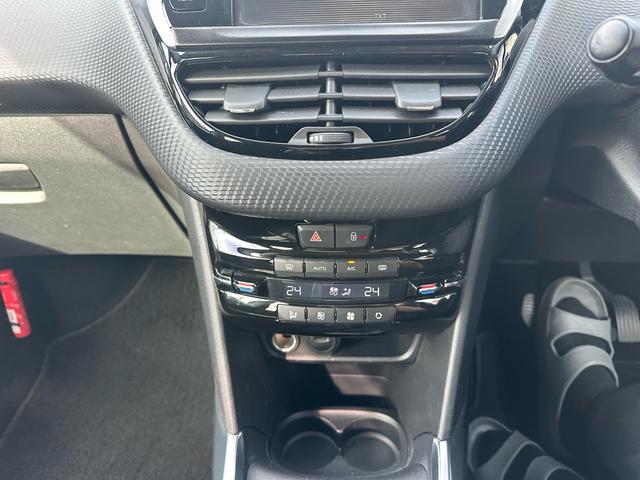 ２００８ プレミアム　ワンオーナー！！ペット乗車歴あり！！キーレス！！パドルシフト！！クルーズコントロール！！ＥＴＣ！！前後ドライブレコーダー！！ハーフレザーシート！！純正ナビゲーション！！地デジ！！内外装クリーニング済み（11枚目）