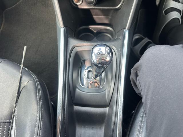 ２００８ プレミアム　ワンオーナー！！ペット乗車歴あり！！キーレス！！パドルシフト！！クルーズコントロール！！ＥＴＣ！！前後ドライブレコーダー！！ハーフレザーシート！！純正ナビゲーション！！地デジ！！内外装クリーニング済み（12枚目）