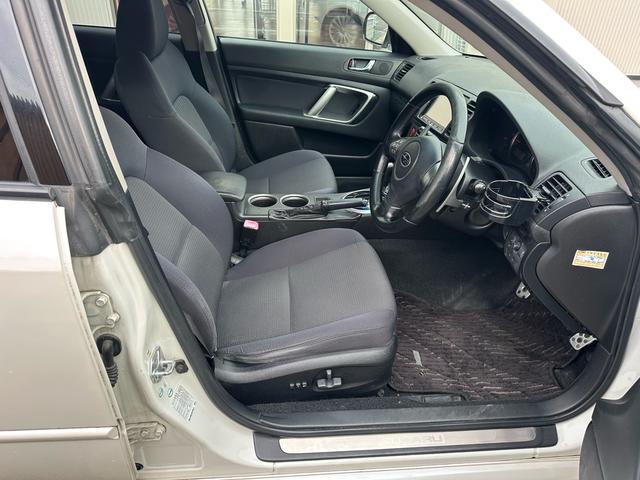 レガシィツーリングワゴン ２．０ｉ　アドバンテージライン　インテリジェントキー！！パドルシフト！！純正ナビゲーション！！ＥＴＣ！！内外装クリーニング済み！！４ＷＤ！！（3枚目）