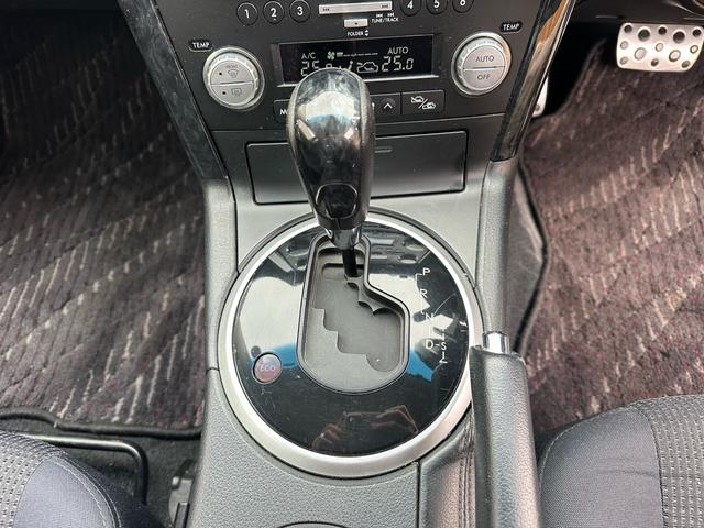 レガシィツーリングワゴン ２．０ｉ　アドバンテージライン　インテリジェントキー！！パドルシフト！！純正ナビゲーション！！ＥＴＣ！！内外装クリーニング済み！！４ＷＤ！！（11枚目）