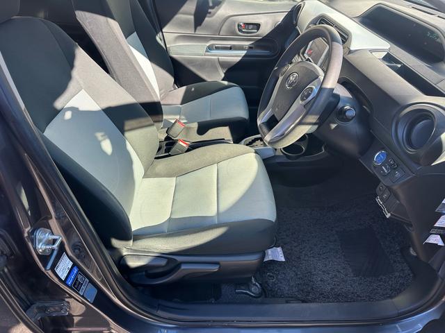 アクア S スマートキー!!内外装クリーニング済み!!スペアキー!!ドライブレコーダー!!ETC!!禁煙車!!純正ナビゲーション!!バックカメラ!!地デジ!!(3枚目)