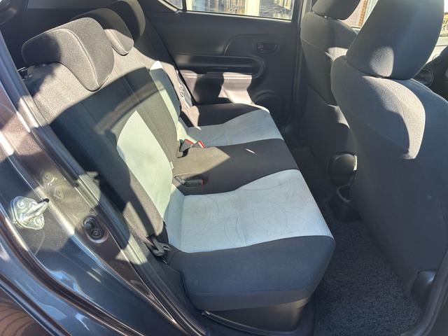 アクア S スマートキー!!内外装クリーニング済み!!スペアキー!!ドライブレコーダー!!ETC!!禁煙車!!純正ナビゲーション!!バックカメラ!!地デジ!!(4枚目)