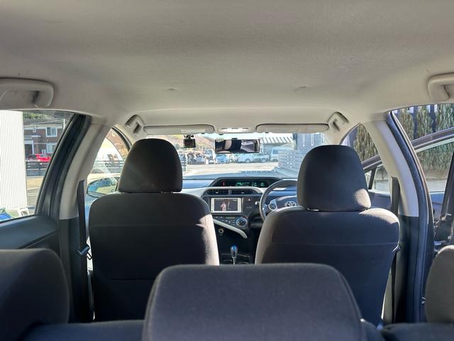 アクア S スマートキー!!内外装クリーニング済み!!スペアキー!!ドライブレコーダー!!ETC!!禁煙車!!純正ナビゲーション!!バックカメラ!!地デジ!!(6枚目)