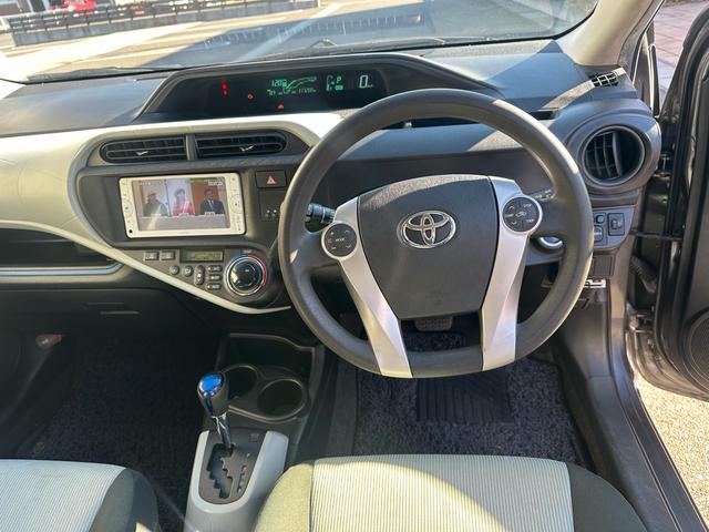 アクア S スマートキー!!内外装クリーニング済み!!スペアキー!!ドライブレコーダー!!ETC!!禁煙車!!純正ナビゲーション!!バックカメラ!!地デジ!!(7枚目)