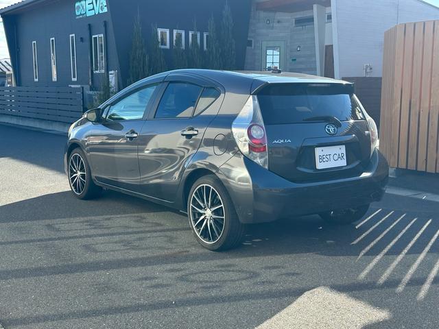 アクア S スマートキー!!内外装クリーニング済み!!スペアキー!!ドライブレコーダー!!ETC!!禁煙車!!純正ナビゲーション!!バックカメラ!!地デジ!!(17枚目)