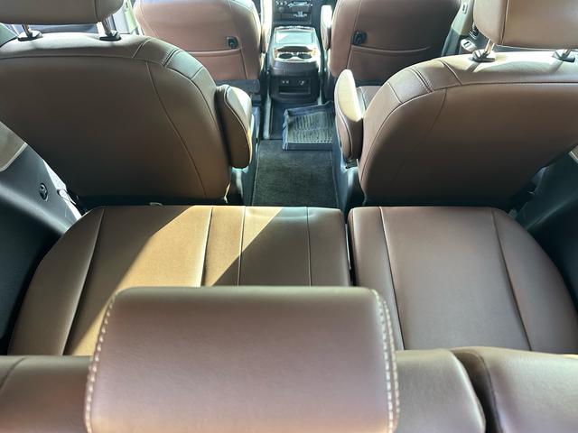 シエナ リミテッド2018年モデル 国内ワンオーナー!実走行!後期!35GTR純正20インチ!サンルーフ!ブラウンレザー!両側パワースライド!パワーバックドア!クルコン!ETC!キャプテンシート!オットマン!内外装クリーニング済み!(9枚目)