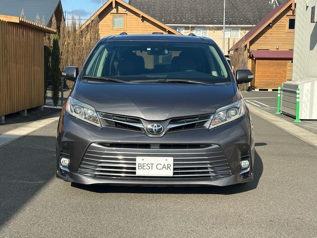 シエナ リミテッド2018年モデル 国内ワンオーナー!実走行!後期!35GTR純正20インチ!サンルーフ!ブラウンレザー!両側パワースライド!パワーバックドア!クルコン!ETC!キャプテンシート!オットマン!内外装クリーニング済み!(20枚目)