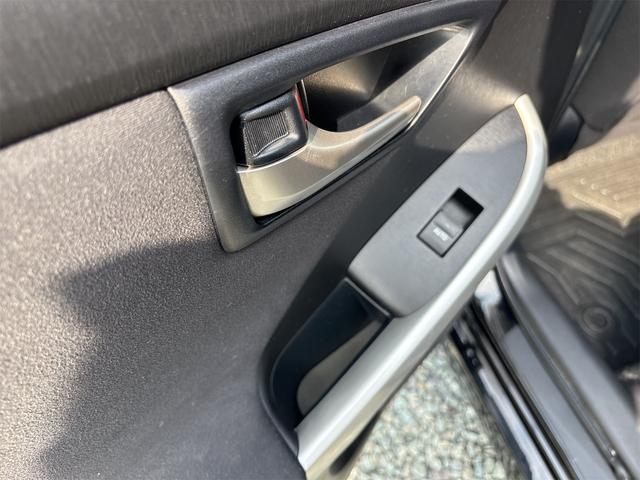 プリウス Ｓ　モデリスタエアロ　カローラツーリング純正１７インチホイール　ＥＴＣ　バックカメラ　ナビ　ＴＶ　オートライト　ＨＩＤ　ＣＶＴ　スマートキー　電動格納ミラー　盗難防止システム　Ｂｌｕｅｔｏｏｔｈ（36枚目）