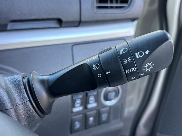 タント カスタムＲＳ　トップエディションＳＡＩＩ　ドライブレコーダー　ＥＴＣ　バックカメラ　両側電動スライドドア　ナビ　ＴＶ　衝突被害軽減システム　オートライト　ＬＥＤヘッドランプ　スマートキー　アイドリングストップ　電動格納ミラー　ベンチシート（9枚目）