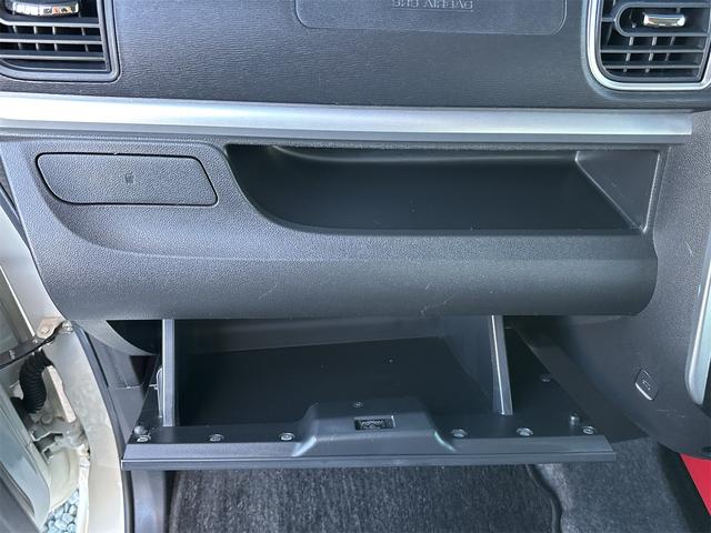 タント カスタムＲＳ　トップエディションＳＡＩＩ　ドライブレコーダー　ＥＴＣ　バックカメラ　両側電動スライドドア　ナビ　ＴＶ　衝突被害軽減システム　オートライト　ＬＥＤヘッドランプ　スマートキー　アイドリングストップ　電動格納ミラー　ベンチシート（29枚目）