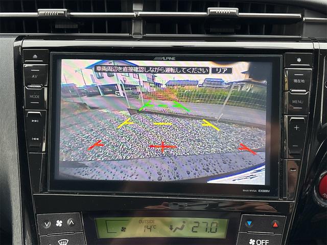 プリウス Ｓツーリングセレクション・Ｇ’ｓ　ＥＴＣ　バックカメラ　ＴＶ　アルミホイール　オートライト　ＣＶＴ　スマートキー　電動格納ミラー　エアコン　パワーステアリング　パワーウィンドウ（4枚目）