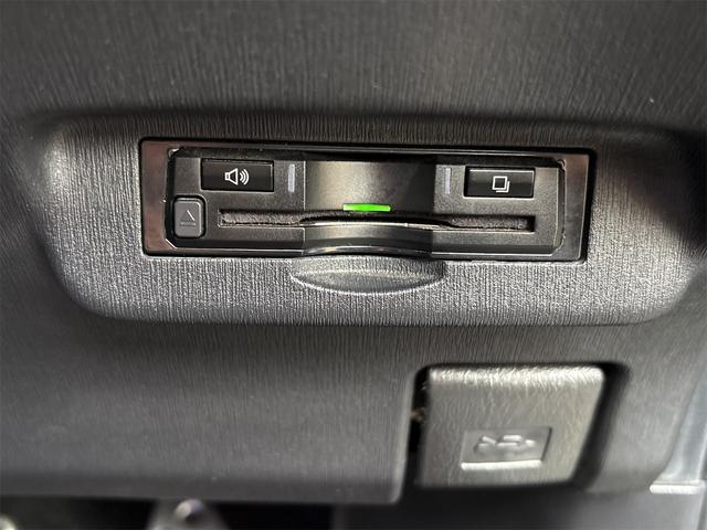プリウス Ｓツーリングセレクション・Ｇ’ｓ　ＥＴＣ　バックカメラ　ＴＶ　アルミホイール　オートライト　ＣＶＴ　スマートキー　電動格納ミラー　エアコン　パワーステアリング　パワーウィンドウ（6枚目）