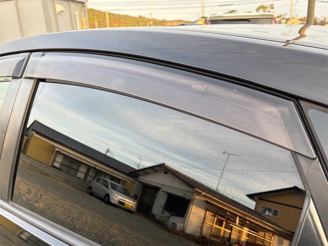 プリウス Ｓツーリングセレクション・Ｇ’ｓ　ＥＴＣ　バックカメラ　ＴＶ　アルミホイール　オートライト　ＣＶＴ　スマートキー　電動格納ミラー　エアコン　パワーステアリング　パワーウィンドウ（29枚目）